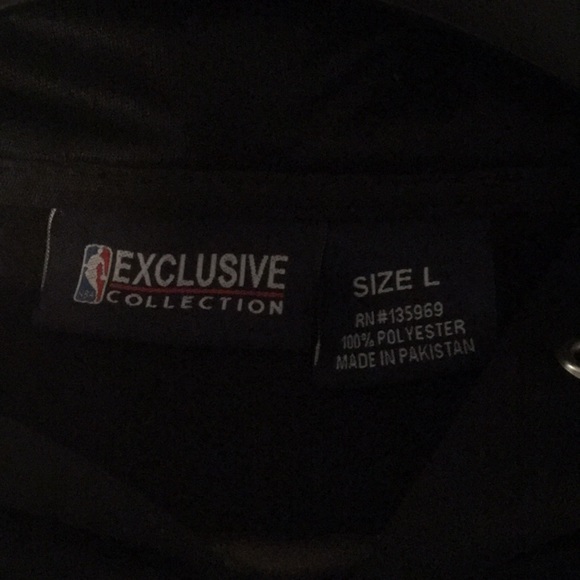 Cleveland Caveliers jacket - Picture 3 of 3